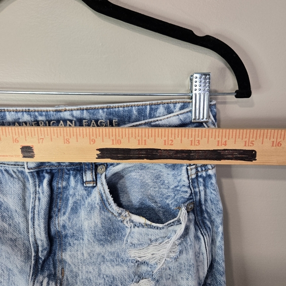 American Eagle Distressed Women's Mom Jeans - Picture 6 of 10